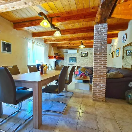 Fuer 6 Personen Ca 80 Qm In Kavran, Istrien Suedkueste Von Istrien Holiday home *